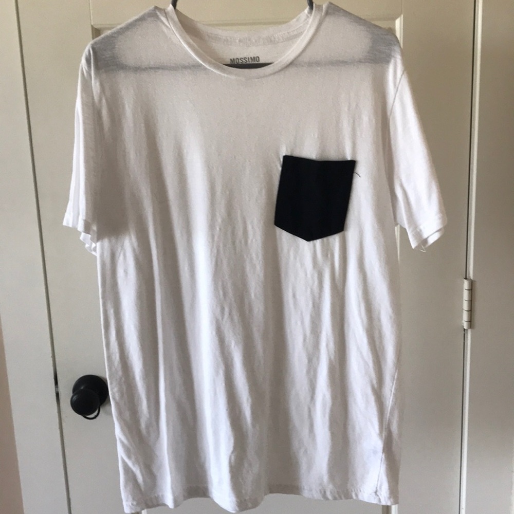 White and black pocket t-shirt